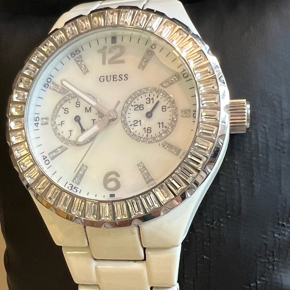 Used GUESS Women's White Enamel Bracelet Watch 40mm G13552L